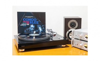 TEAC TN-5BB – это очень роскошная модель, если рассматривать ее как ваш первый проигрыватель винила