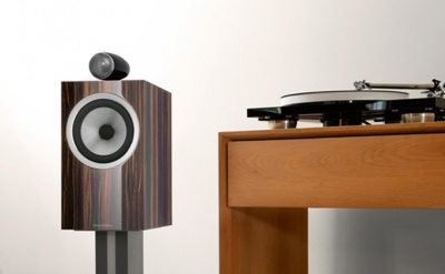 Bowers & Wilkins 705 Signature - сочетают прозрачность и нейтральность звучания с энергией и волнением