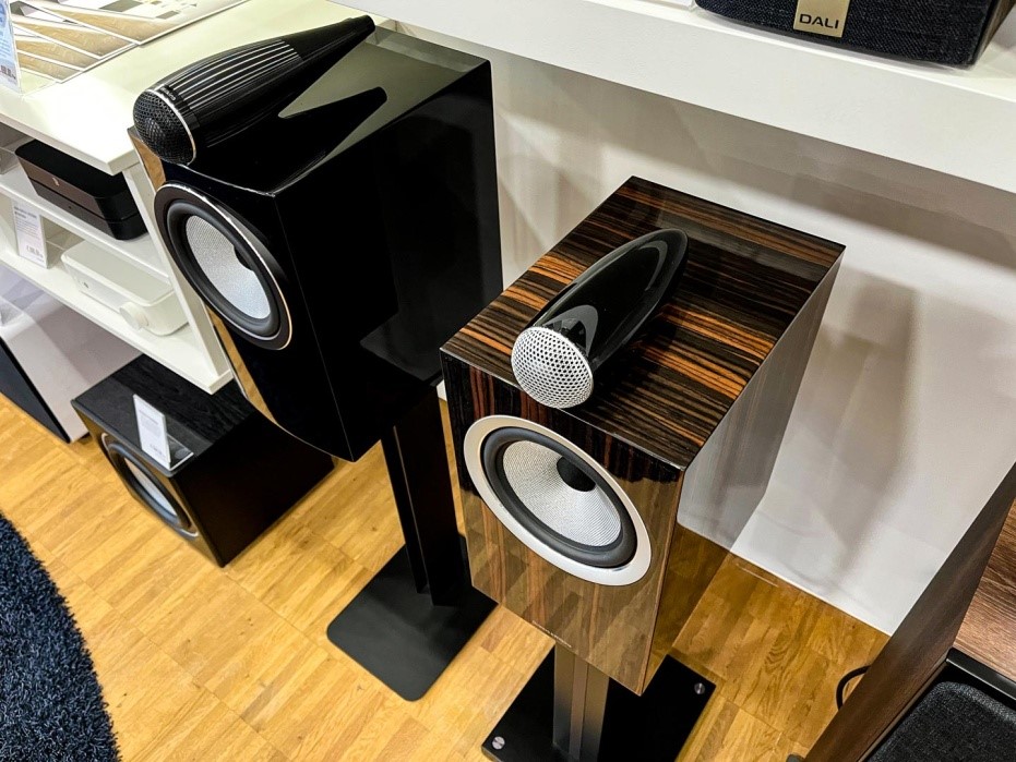 Bowers & Wilkins 705 S3 - самое впечатляющее из всего, что можно приобрести до 3000 евро!