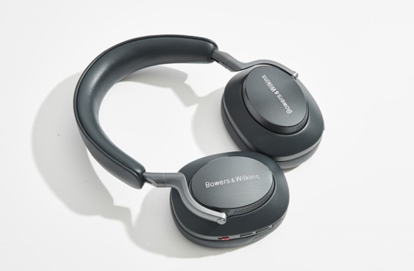 Bowers & Wilkins Px8 - роскошные наушники, которые перенесут вас прямо в студию звукозаписи!